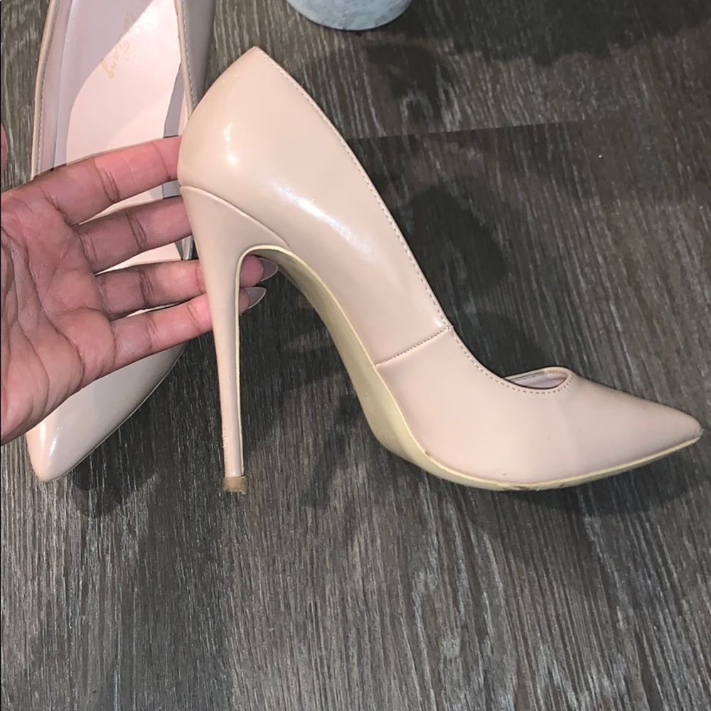 Nude Pumps! - Picture 7 of 9